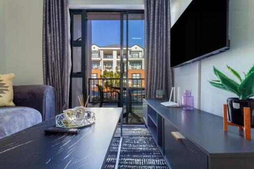 #AlimamaSpaces The Phelo's Reid