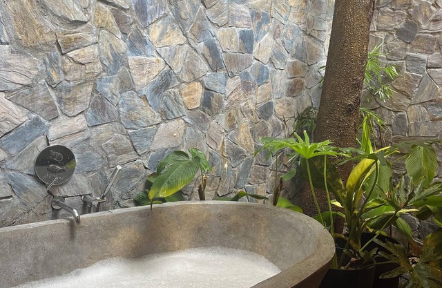 Alitaptap villa with private pool, 1 free Scooter, and nearby free gym access