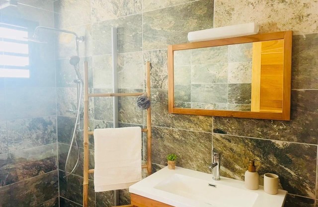 ALIZEA apartment, spacious with large terrace