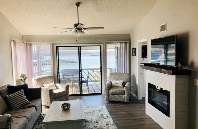 *ALL IN ONE* FISHING, BOATING, GOLFING, SWIMMING, SHOPPING, RELAXING