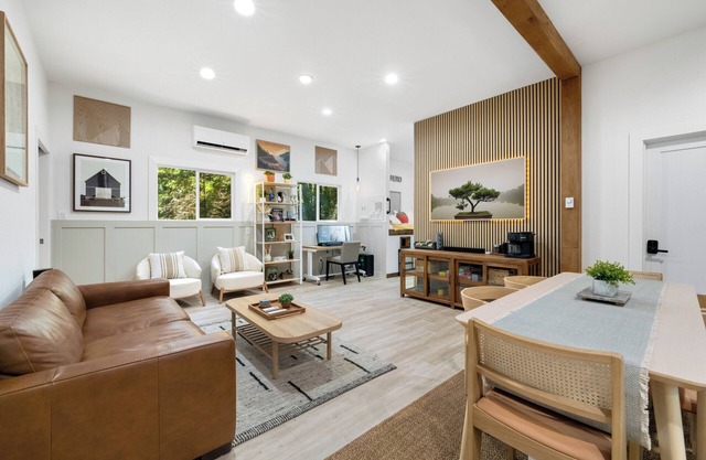 ALL NEW! - The Barnhaus! Pet Friendly with Hot Tub & Trails to the Lake!