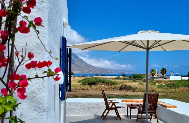 All season lovely seafront cottage, breakfast included, family friendly