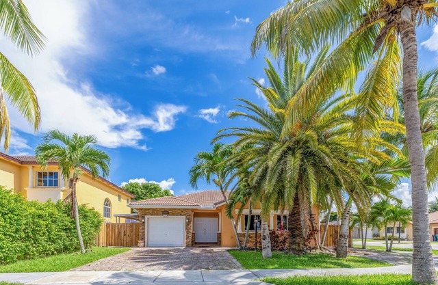 All what you need to enjoy Miami Charming 3-bedroom house in welcoming Homestead