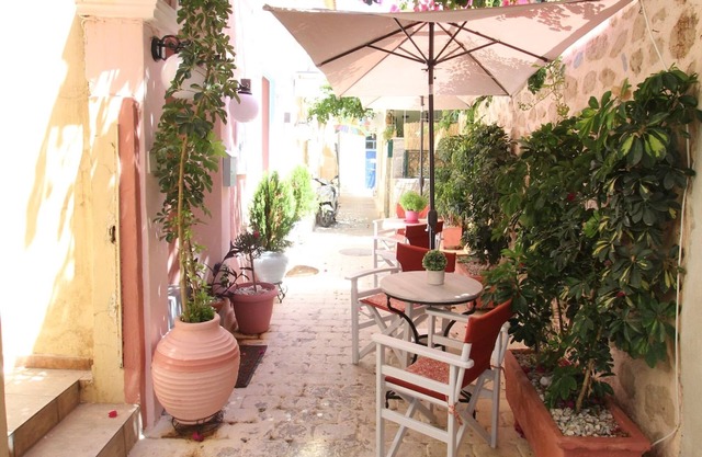 Alley Studio 2 by Frangki