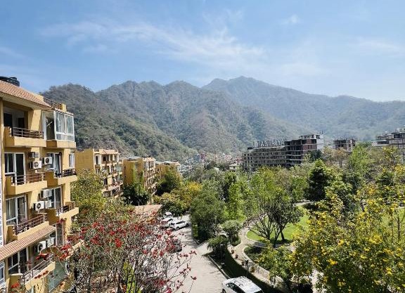 ALOHA DIVINE GANGES APARTMENTS with INFINITY POOL