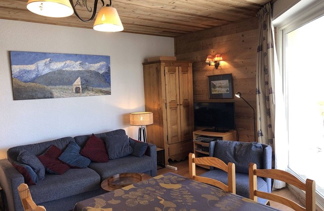 Alpe d'Huez: 3-Room Apartment Sleeps 6, South-Facing Balcony