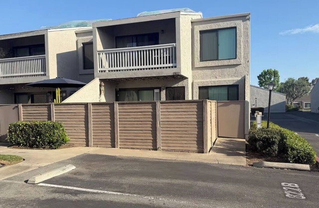 Amazing 2-bedroom condo in Huntington Beach.