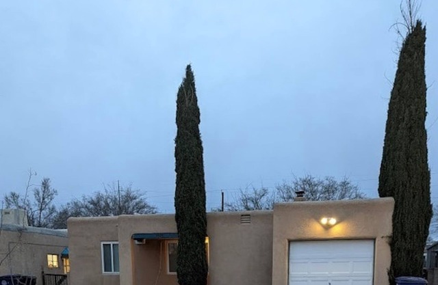 Amazing 2BR Home - Steps to UNM North Campus