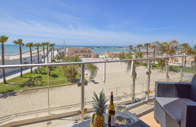 Amazing Apartment in Marina di Ragusa With Wifi and 3 Bedrooms