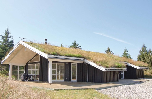 Amazing home in Blokhus with WiFi