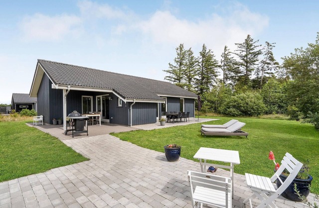 Amazing home in Brovst with kitchen