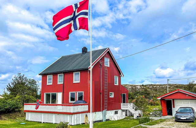Amazing home in Knarrlagsund with WiFi