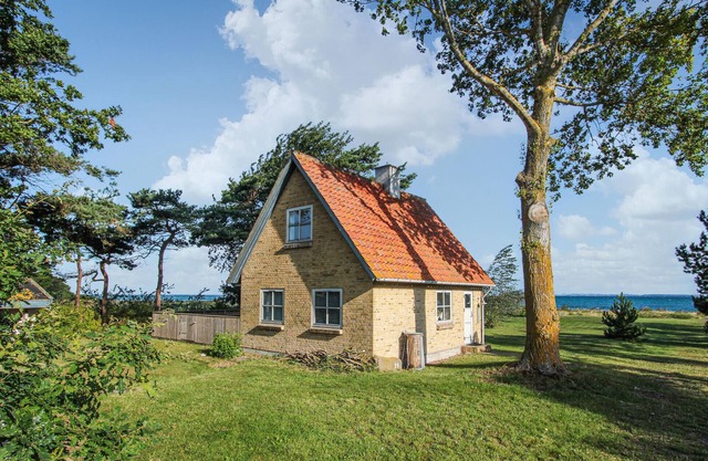 Amazing home in Samsø with kitchen