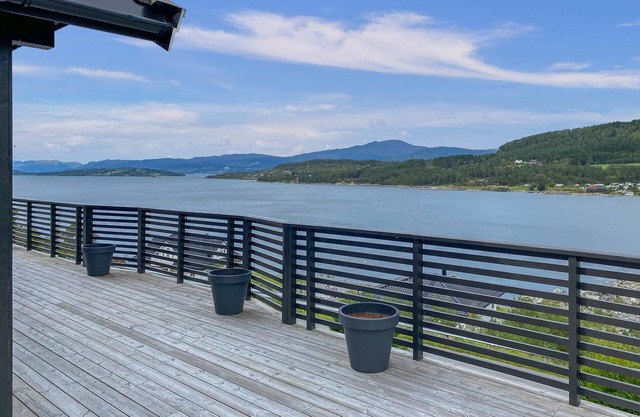 Amazing home in Skåla with WiFi