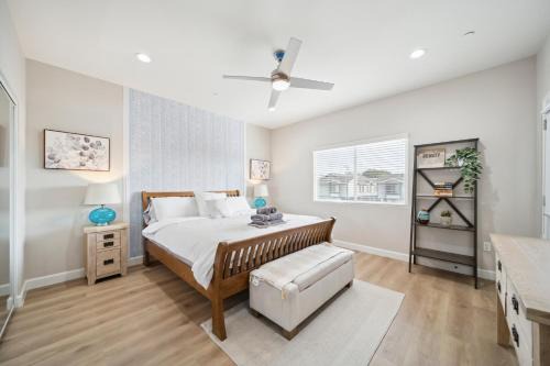 Amazing Value with High Comfort, 14 Guests for 4BR by Disneyland, Beaches, Rodeo 39 & More