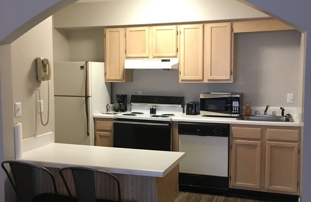 Ambassador Inn And Suites
