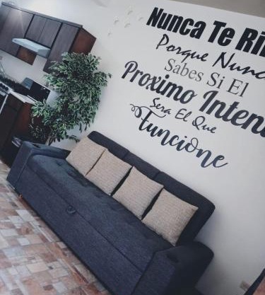 American Consulate 5 minutes away D1