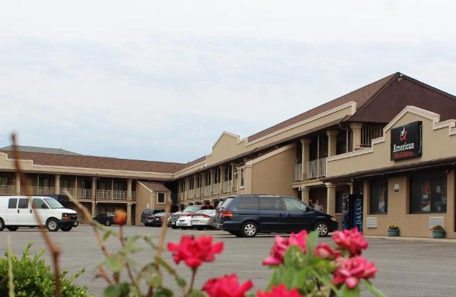 American Inn and Suites