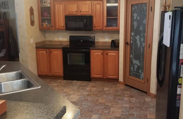 American Pines Lodge, 5 miles from Mt. Rushmore