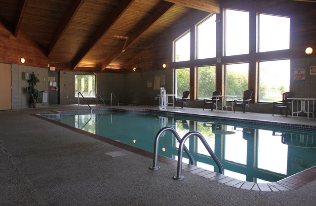 AmericInn by Wyndham West Burlington