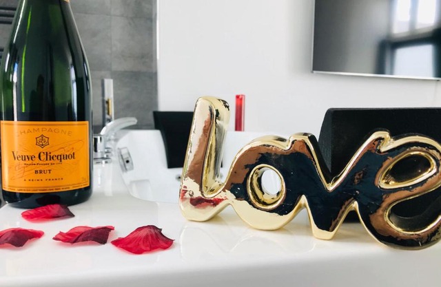 AMO'HOTE Suite élégance & Spa