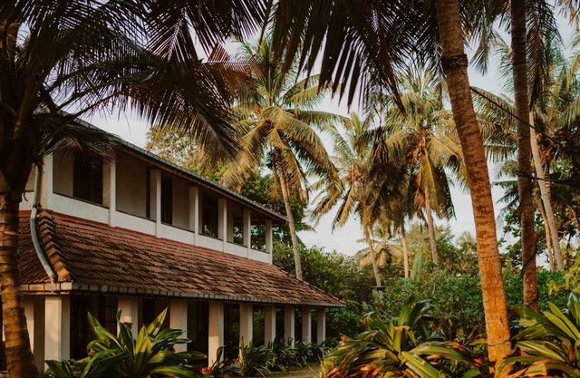 Amuura Beach Hotel
