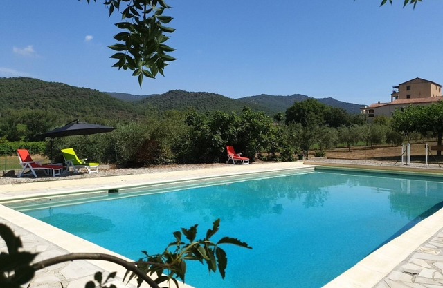An exceptional farmhouse surrounded by vineyards on the Côte d'Azur