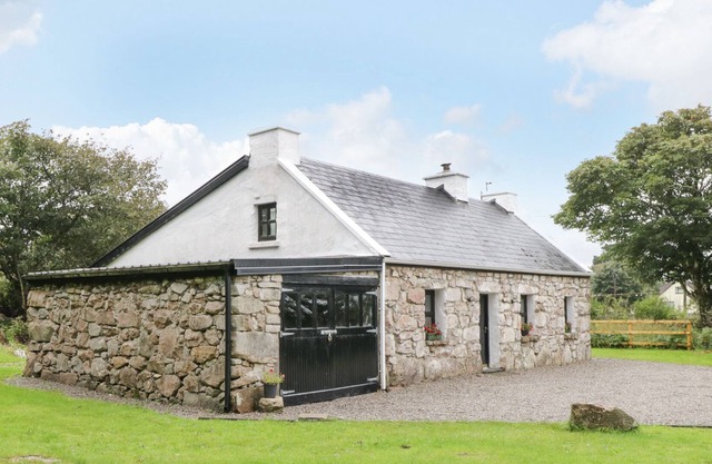 AN TEACH BAN, family friendly in Rossaveel, County Galway