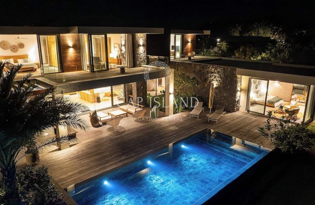 Anahita - Luxurious 660 sqm villa, golf and beach access