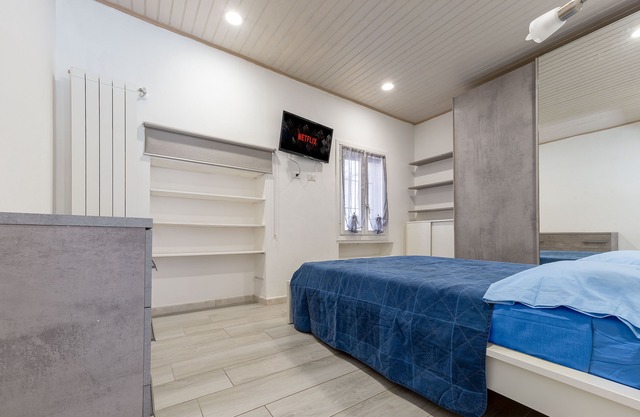 Ancient Court, Modern Apartment
