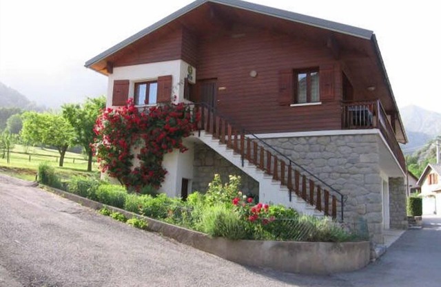Ancolie - ENTRAUNES - Gîte
