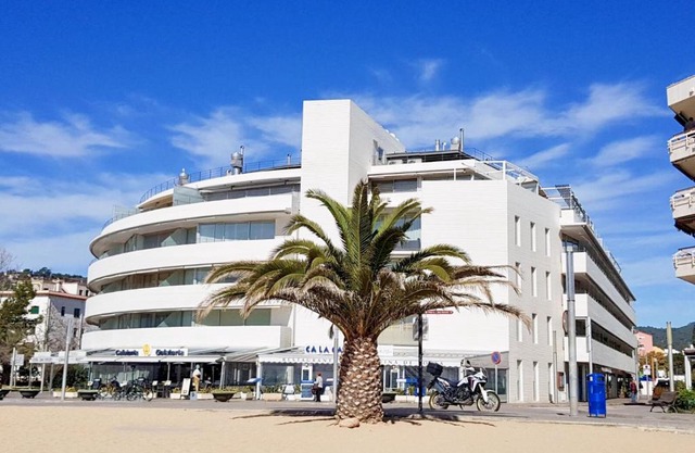 Ancora Frontbeach Luxury Apartment