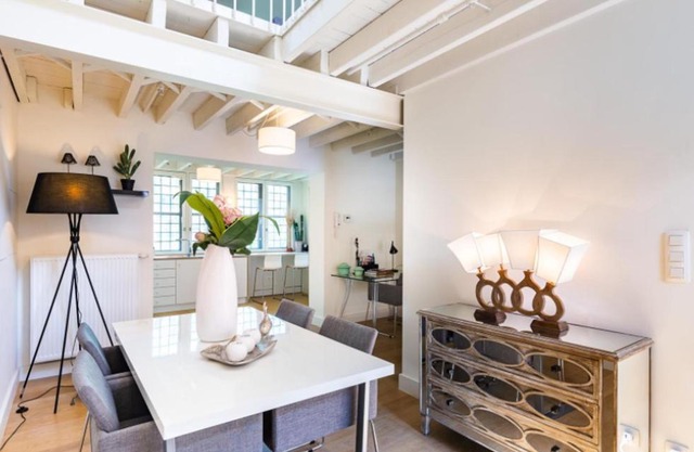 Antwerp old town triplex apartment