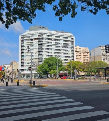 Apart 1013 con Piscina Gimnasio Laundry y Seguridad 24 hs