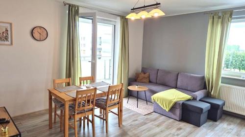 Apartament z balkonem -WiFi-Parking -przy A2