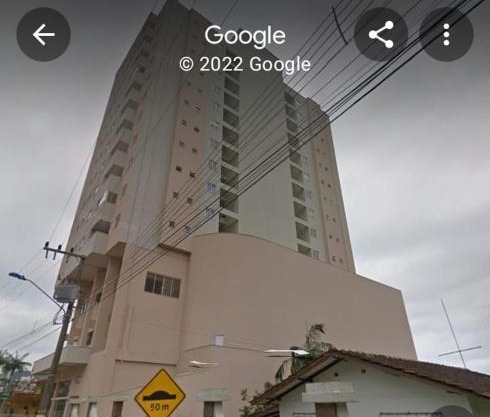 Apartamento com 2 quartos e garagem privativa