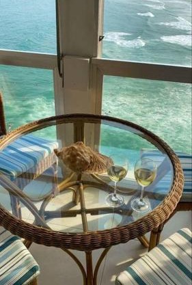 Apartamento com vista para o mar