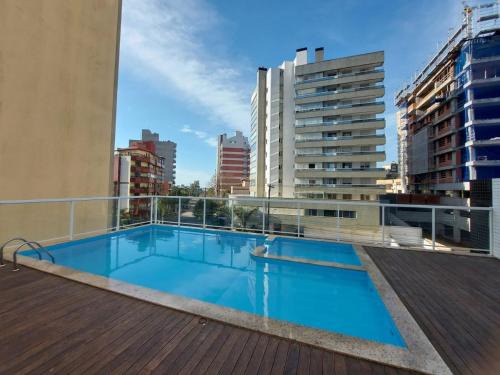 Apartamento de 2 suítes com vista para o mar