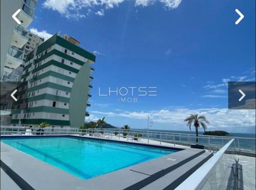 Apartamento fantástico com linda vista lateral do mar