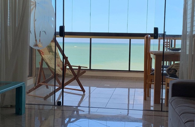 Apartamento na Praia do Morro, frente ao mar, 4 quartos, 2 vagas, Wi-Fi, 10 👩‍❤️‍👨