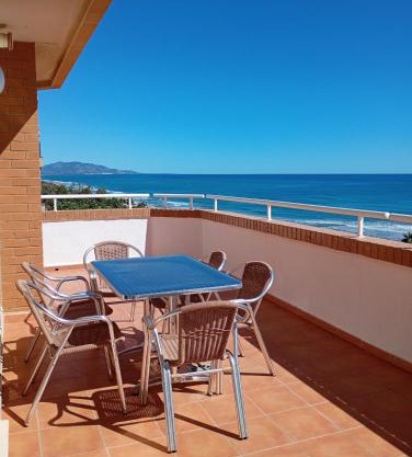 Apartamentos Danesp-Playa de les Amplaries Marina Dor- Frontales al Mar