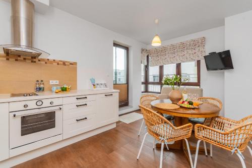 APARTAMENTY MIERZEJA - PRZY MARINIE, 100 m od Zalewu Wiślanego, Kąty Rybackie