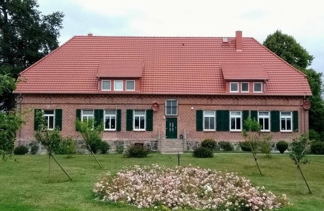 Apartment 'Das Landhaus 1' with Shared Garden and Wi-Fi