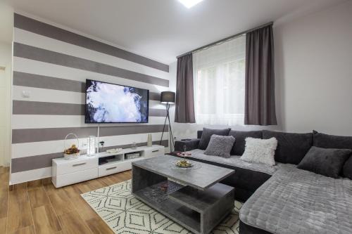 Apartman Aki