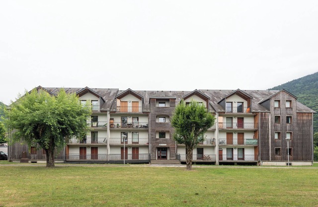 Apartment 'A Garden in the Heart of Luchon' with Balcony and Wi-Fi