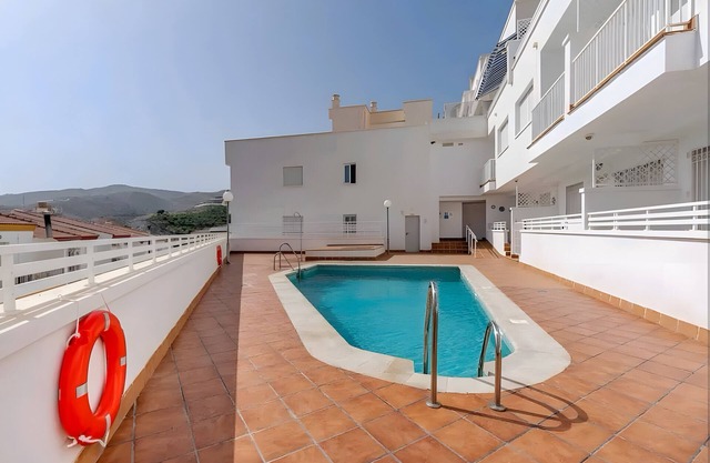Apartment 'Apartamento Costa Sol' with Shared Pool, Private Terrace and Air Conditioning