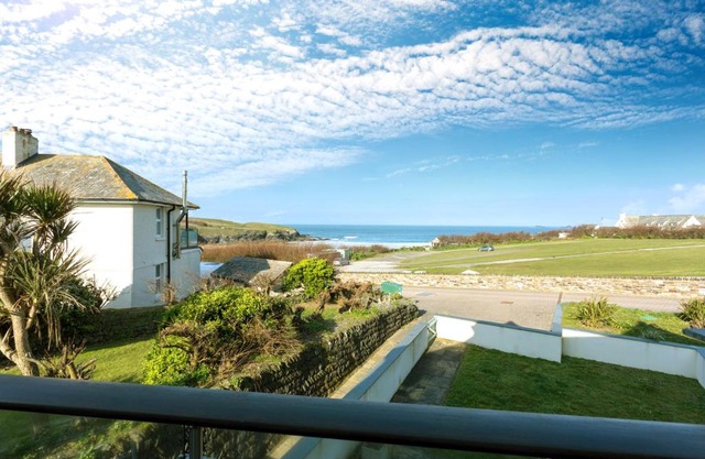 Apartment by the beach, sea views