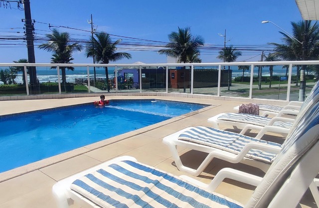 APARTMENT BY THE SEA WITH BARBECUE/POOL AND WI-FI/DOG ACCEPTED