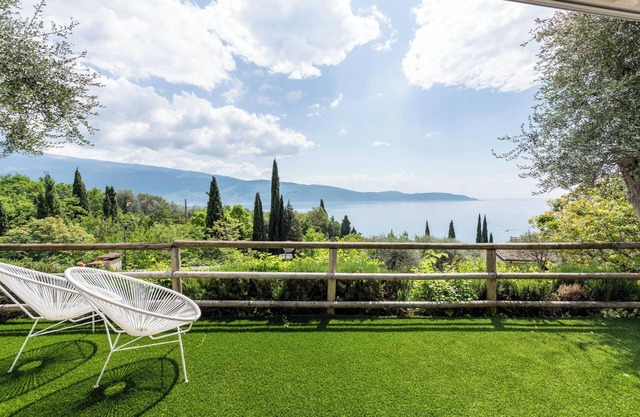 Apartment "Casa 50" with Garden & Shared Pool