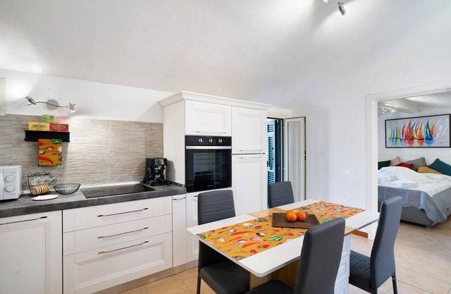 Apartment 'Casa Tra Gli Ulivi' with Mountain View, Wi-Fi and Air Conditioning